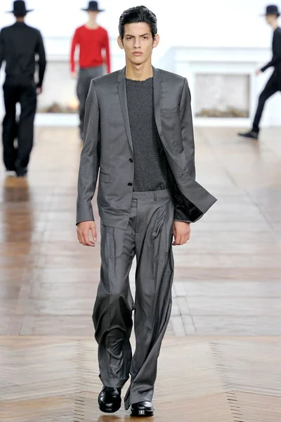 Look 38